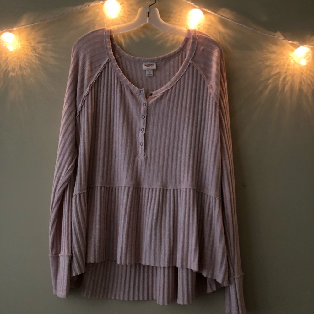 NWT. LIGHT PINK SWEATER TOP.